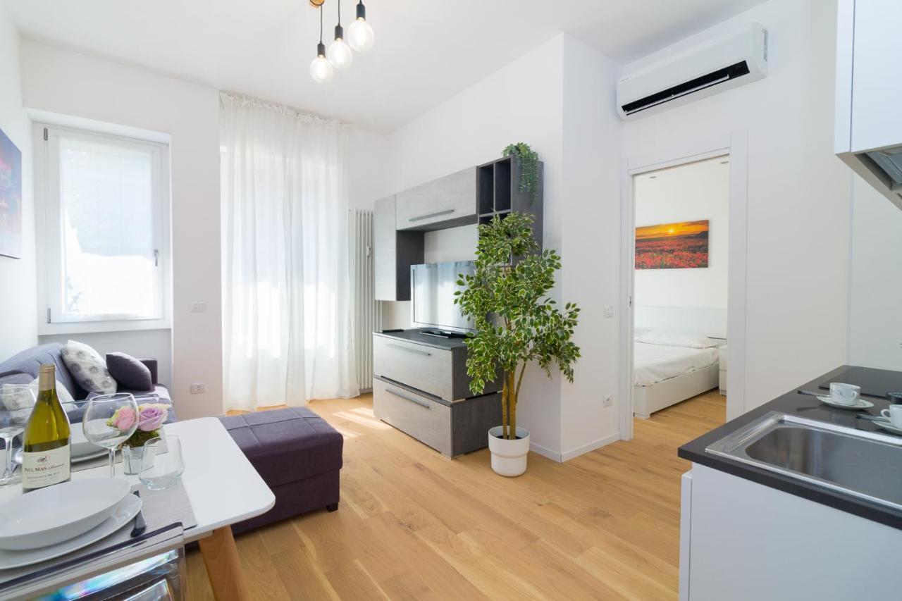Bright Terrace In Milano Apartment Exterior foto